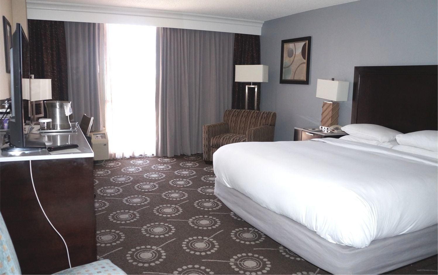 Отель Wyndham Midland Downtown Экстерьер фото