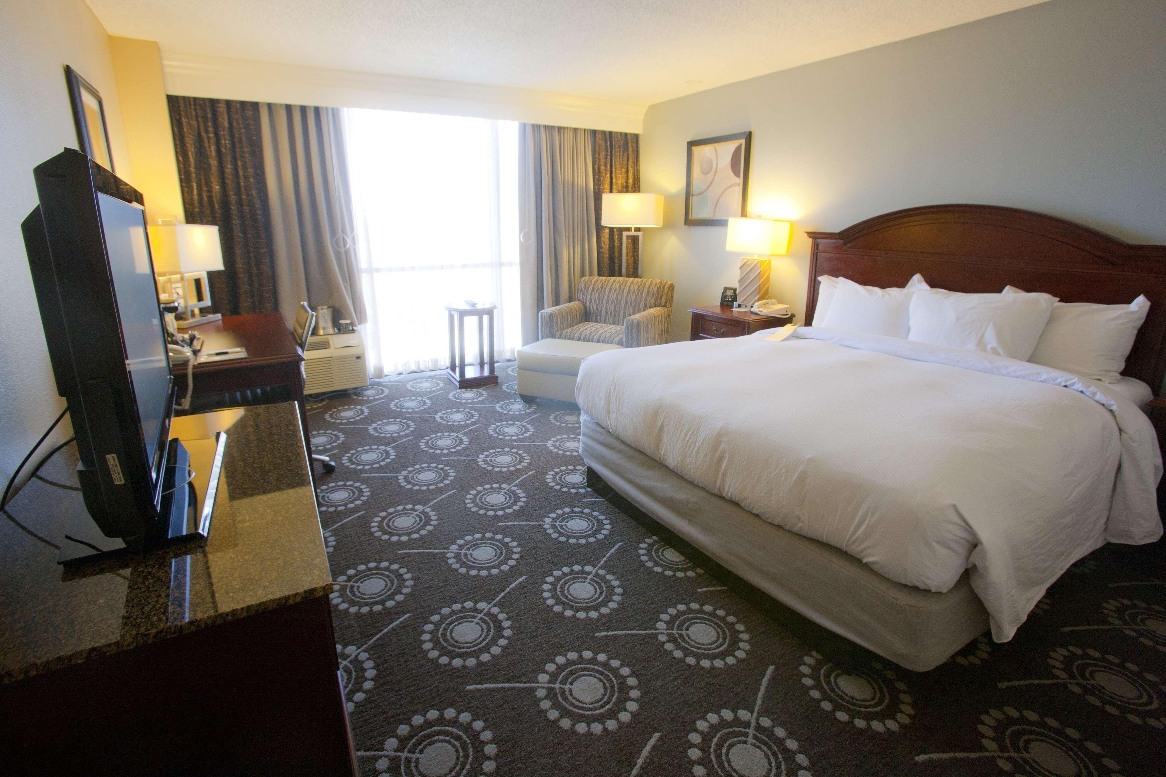 Отель Wyndham Midland Downtown Экстерьер фото
