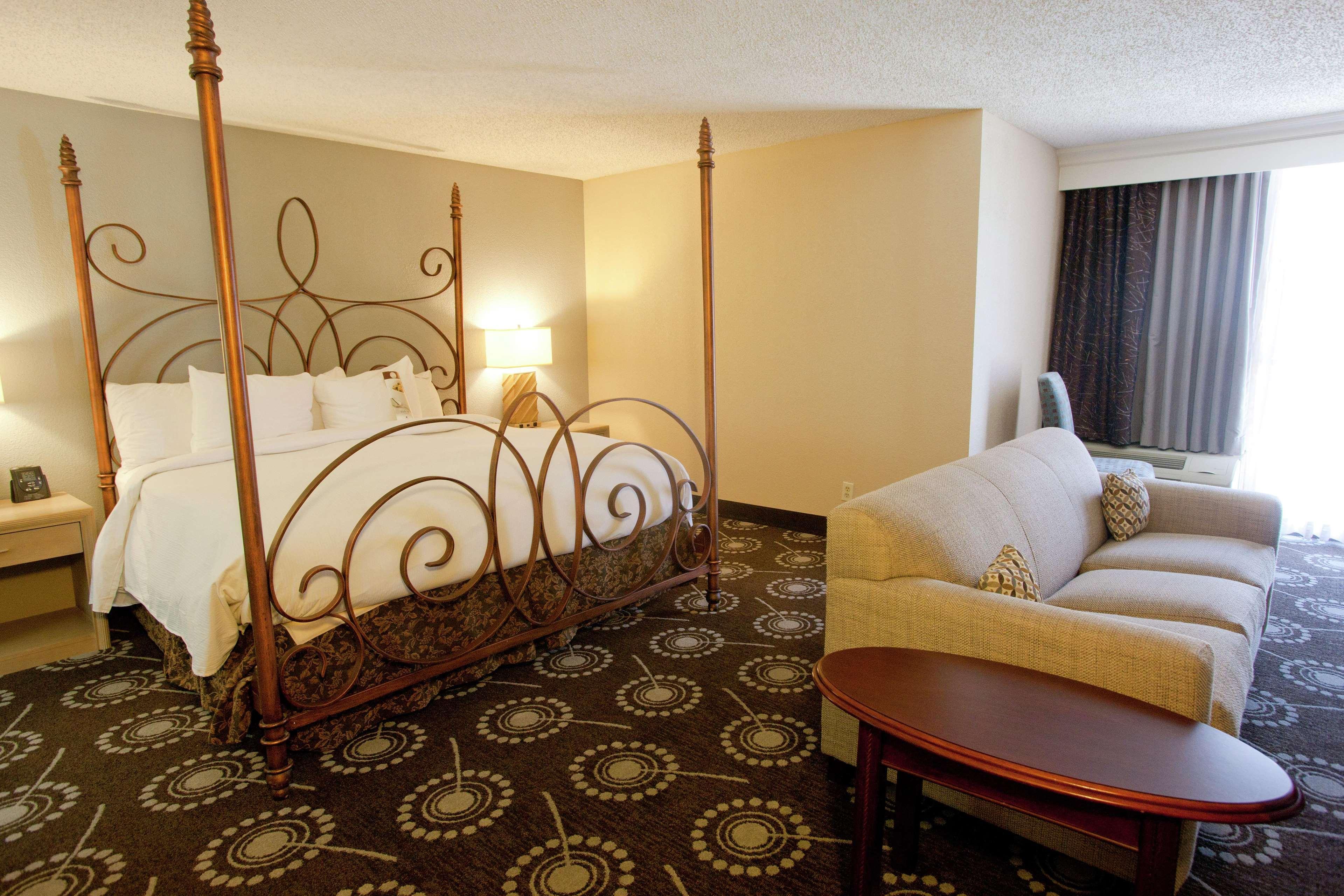 Отель Wyndham Midland Downtown Экстерьер фото