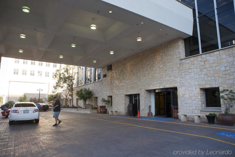 Отель Wyndham Midland Downtown Экстерьер фото