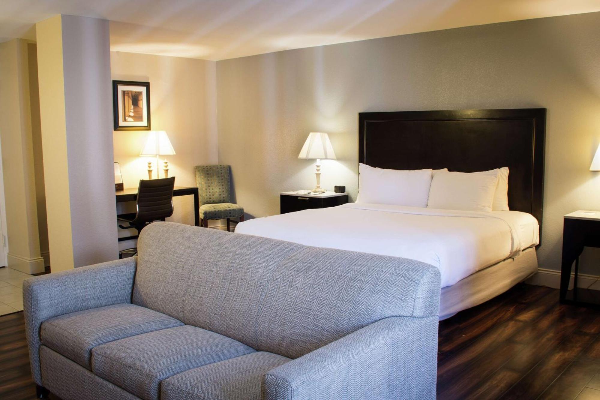 Отель Wyndham Midland Downtown Экстерьер фото
