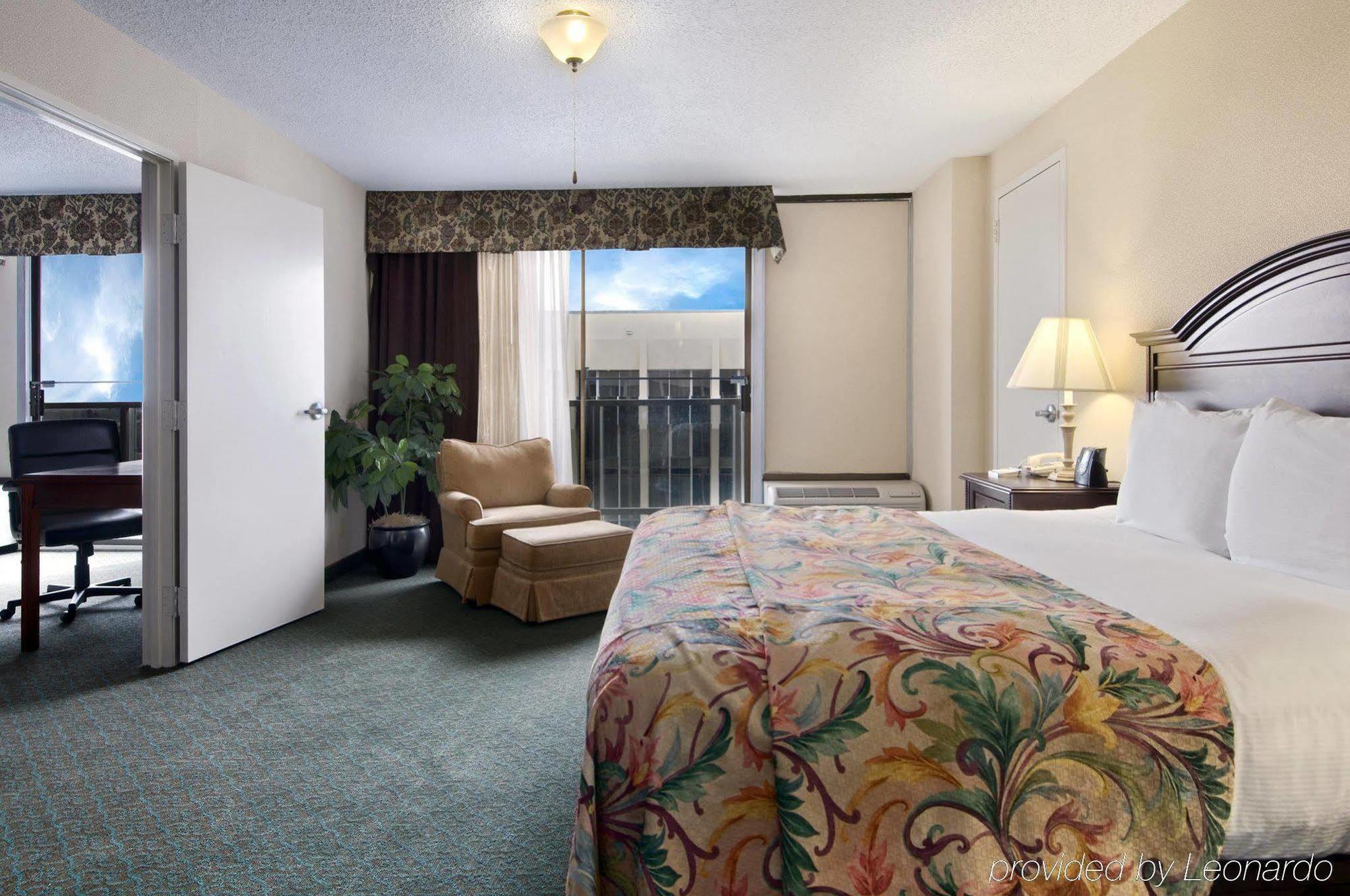 Отель Wyndham Midland Downtown Номер фото